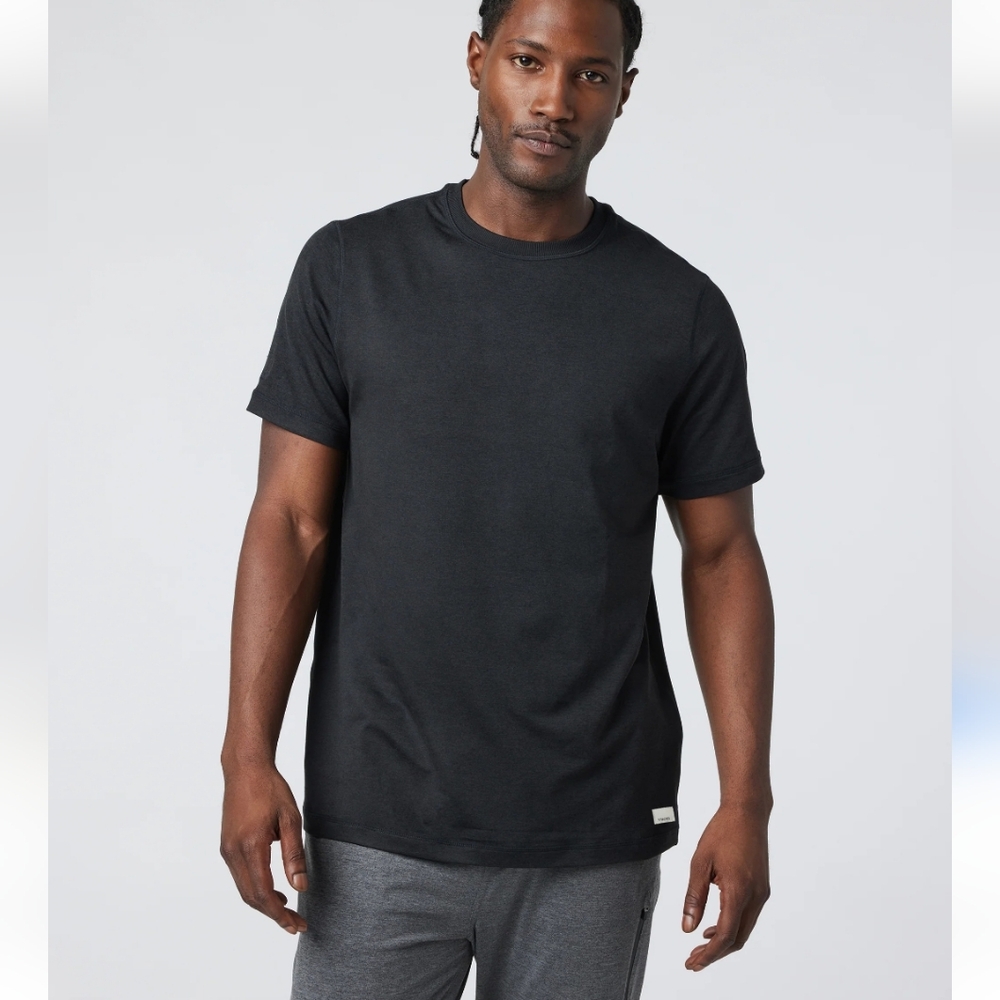 Vuori performance short sleeve tee shirt, dark blue, size large